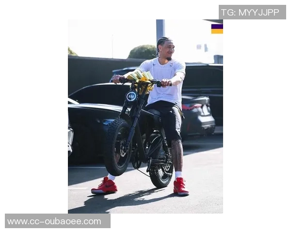 东契奇赛季初赠送球鞋今日再送电动自行车展现神仙队友风范