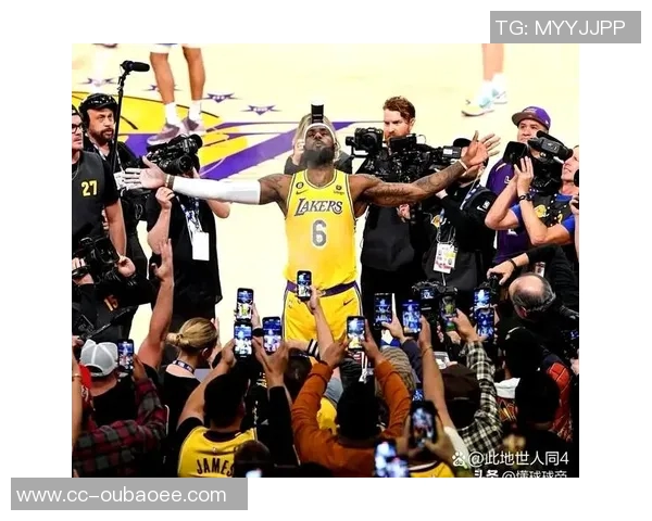 詹姆斯状态回暖引发热议预测他本赛季的精彩数据表现